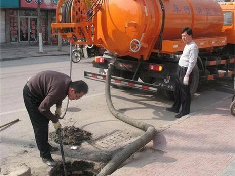 马湾镇清掏化粪池，健康生活从这里开始